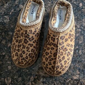 Katydid Brown Leopard Slippers